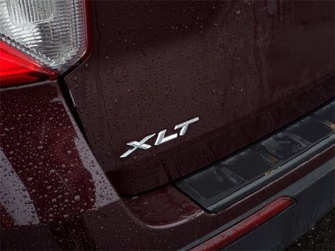 Used 2022 Ford Explorer XLT image 33