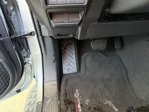 Certified 2025 Toyota 4Runner TRD Off-Road Premium image 27