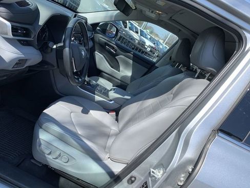 Used 2021 Toyota Highlander XLE image 18