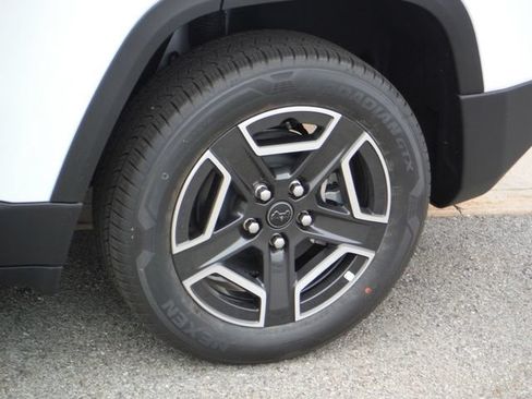 New 2026 Jeep Cherokee Laredo AWD/4WD image 6