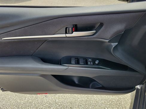 Used 2025 Toyota Camry LE image 14