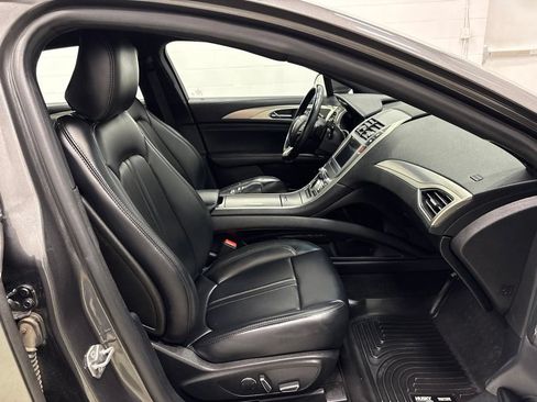 Used 2020 Lincoln MKZ FWD image 32