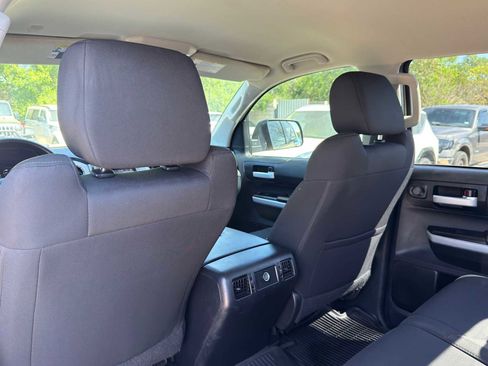 Used 2019 Toyota Tundra SR5 w/ SR5 Upgrade Package image 26