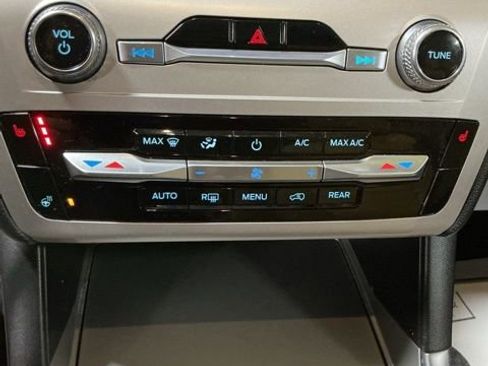 Used 2020 Ford Explorer XLT w/ Equipment Group 202A image 24