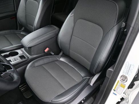 New 2024 Ford Escape SE image 22