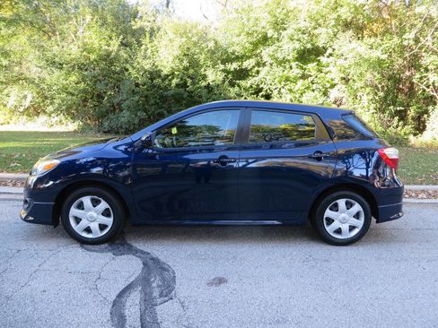 Used 2009 Toyota Matrix S image 2