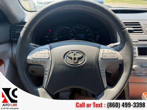 Used 2011 Toyota Camry Hybrid w/ Leather Pkg FWD image 18
