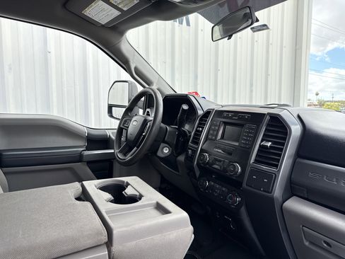 Used 2019 Ford F250 XLT w/ FX4 Off-Road Package image 46