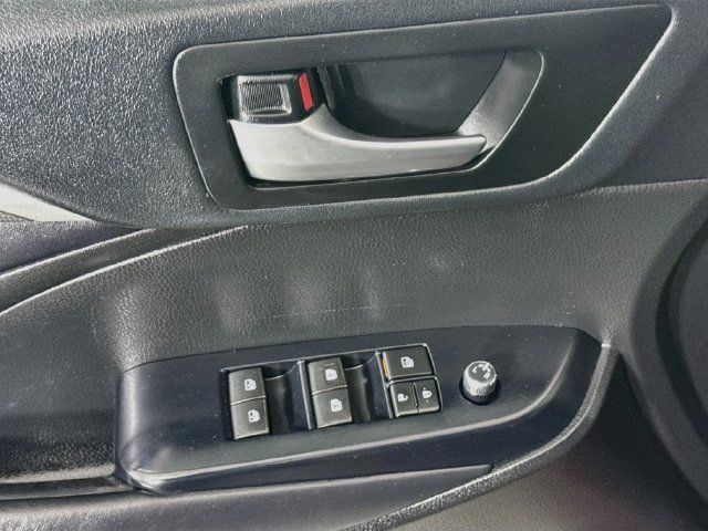 Certified 2019 Toyota Highlander SE w/ Nightshade Edition FWD image 19