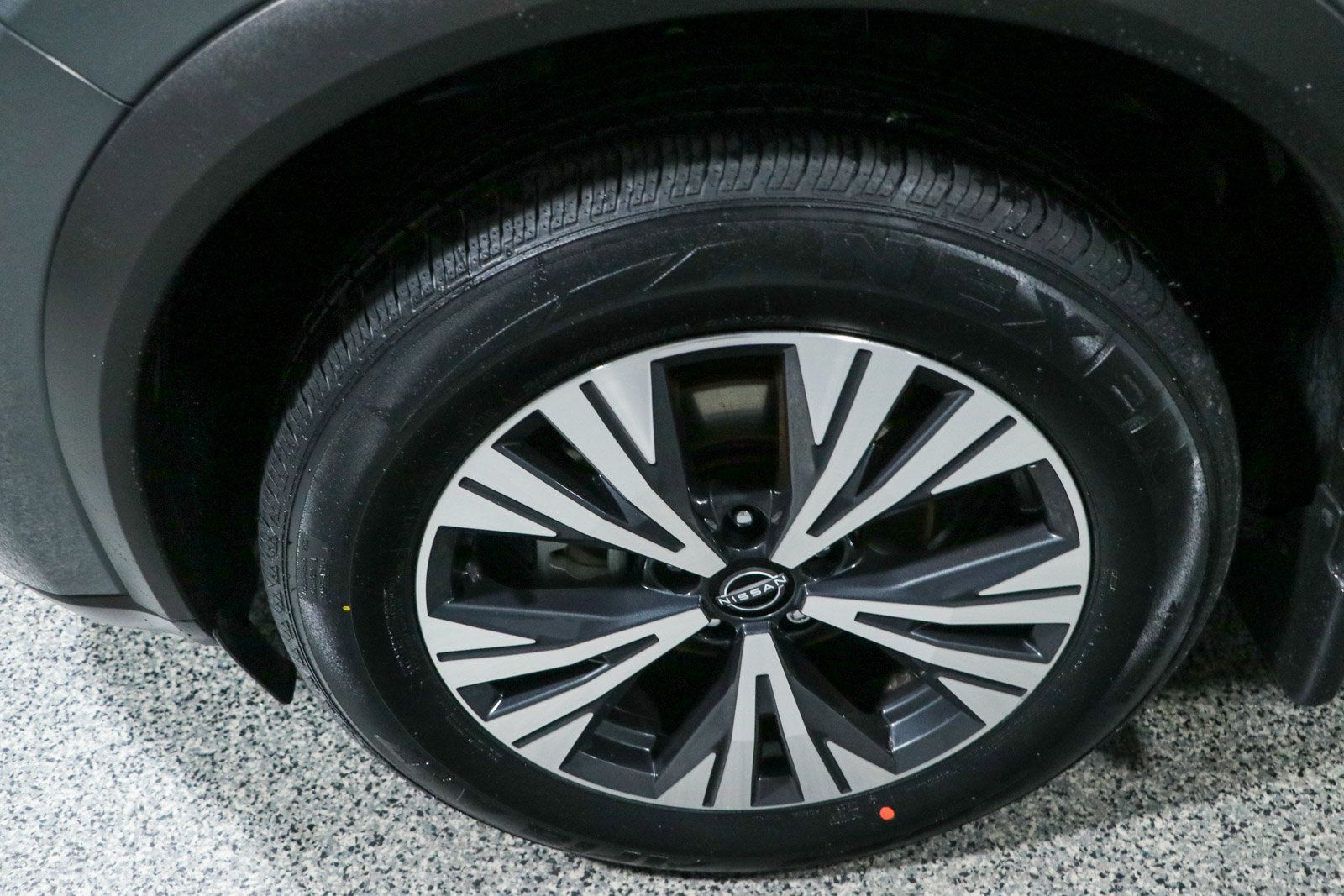 Used 2023 Nissan Rogue SV FWD image 11