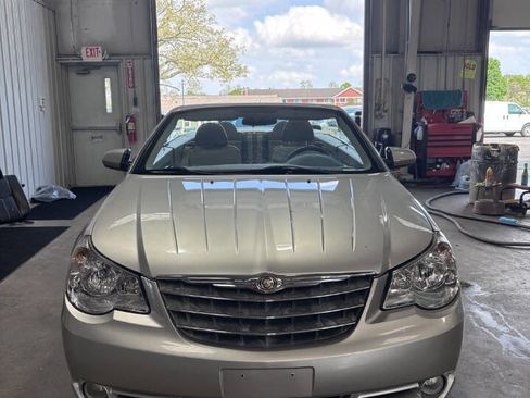Used 2008 Chrysler Sebring Touring w/ Special Touring Group FWD image 3