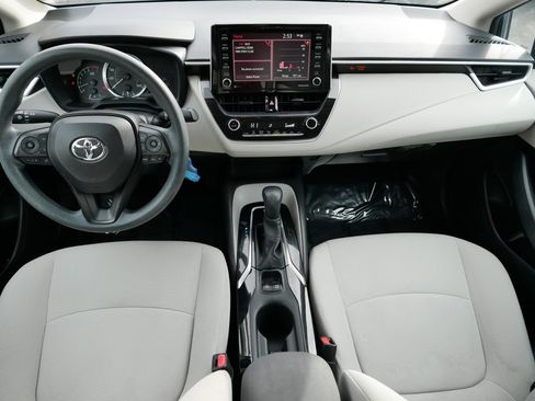 Used 2021 Toyota Corolla LE image 10