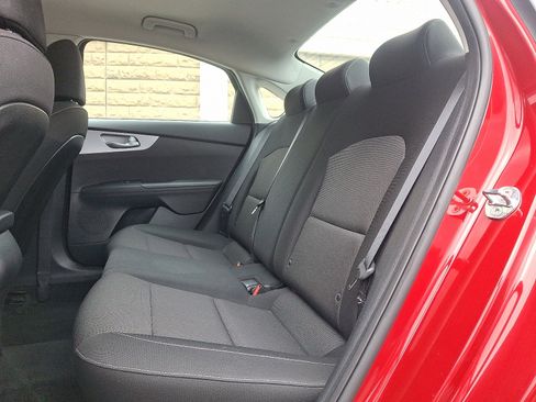 Used 2023 Kia Forte LXS image 9