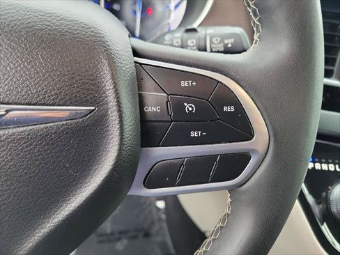 Certified 2023 Chrysler Voyager LX FWD image 6