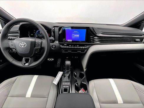 New 2026 Toyota Camry SE image 5