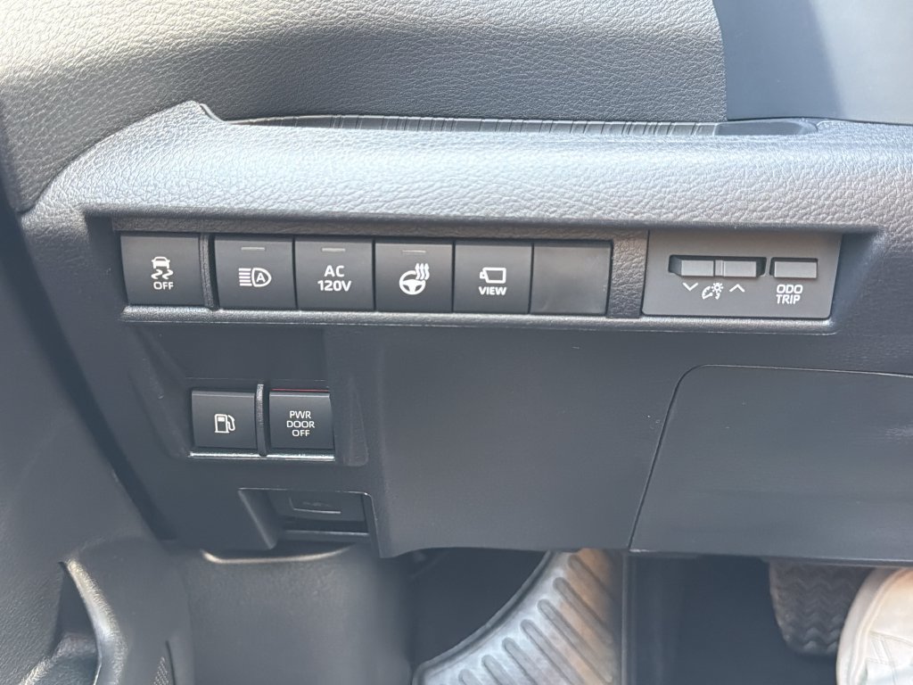 Used 2026 Toyota Sienna Platinum AWD/4WD image 33