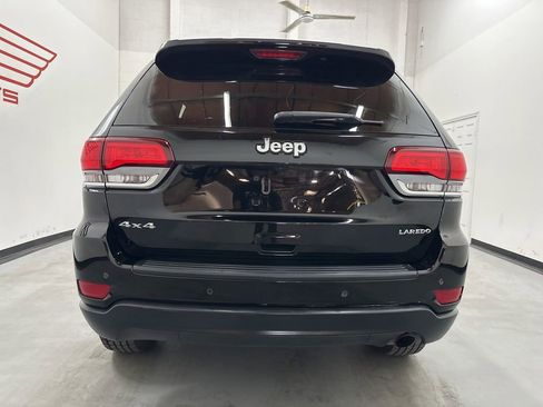 Used 2020 Jeep Grand Cherokee Laredo AWD/4WD image 13