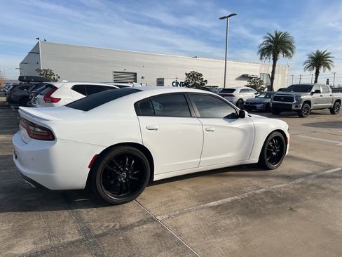 Used 2019 Dodge Charger SXT w/ Plus Group image 6