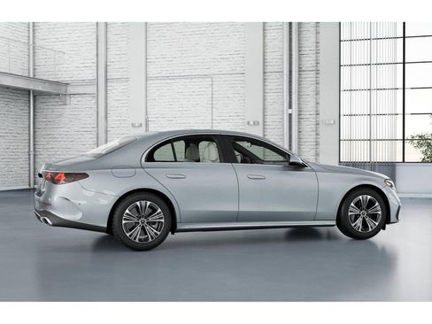 New 2026 Mercedes-Benz E 450 4MATIC Sedan image 18