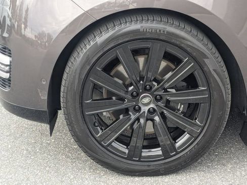 Used 2024 Land Rover Range Rover Autobiography image 11