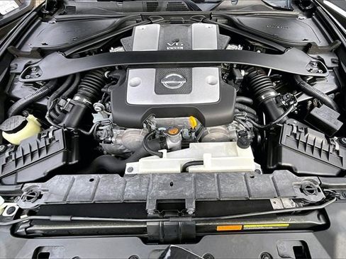 Used 2010 Nissan 370Z Touring image 29