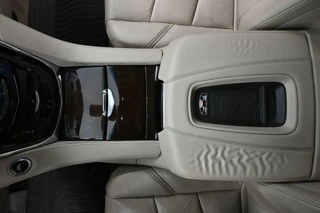 Used 2017 Cadillac Escalade ESV 4WD image 28