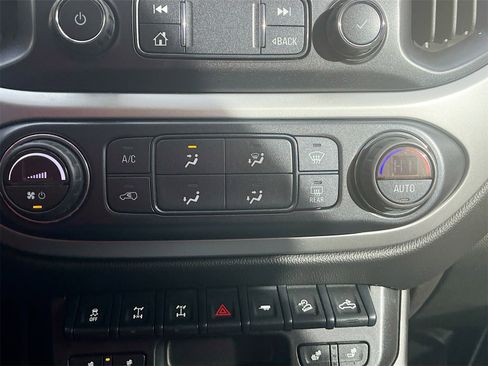 Used 2021 Chevrolet Colorado ZR2 image 16