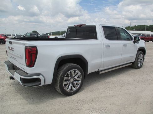 New 2026 GMC Sierra 1500 Denali w/ Denali Reserve Package AWD/4WD image 5