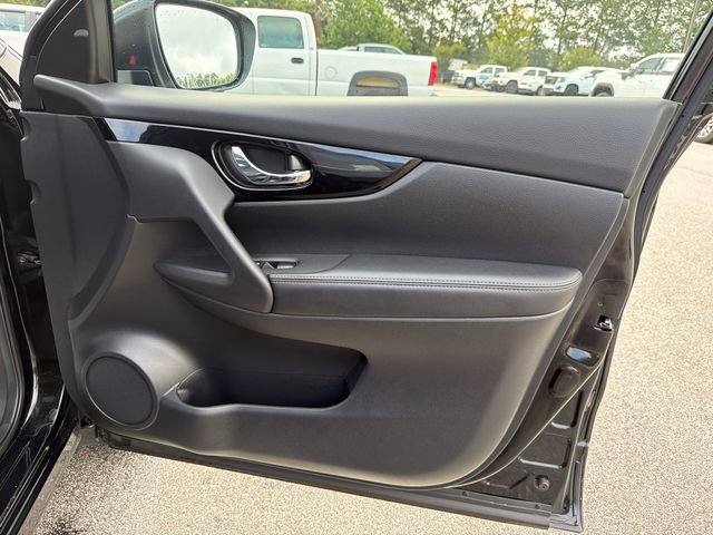 Used 2022 Nissan Rogue Sport SL w/ Premium Package FWD image 14