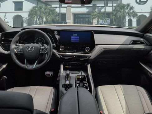 Certified 2025 Lexus TX 500h AWD w/ Technology Package image 26