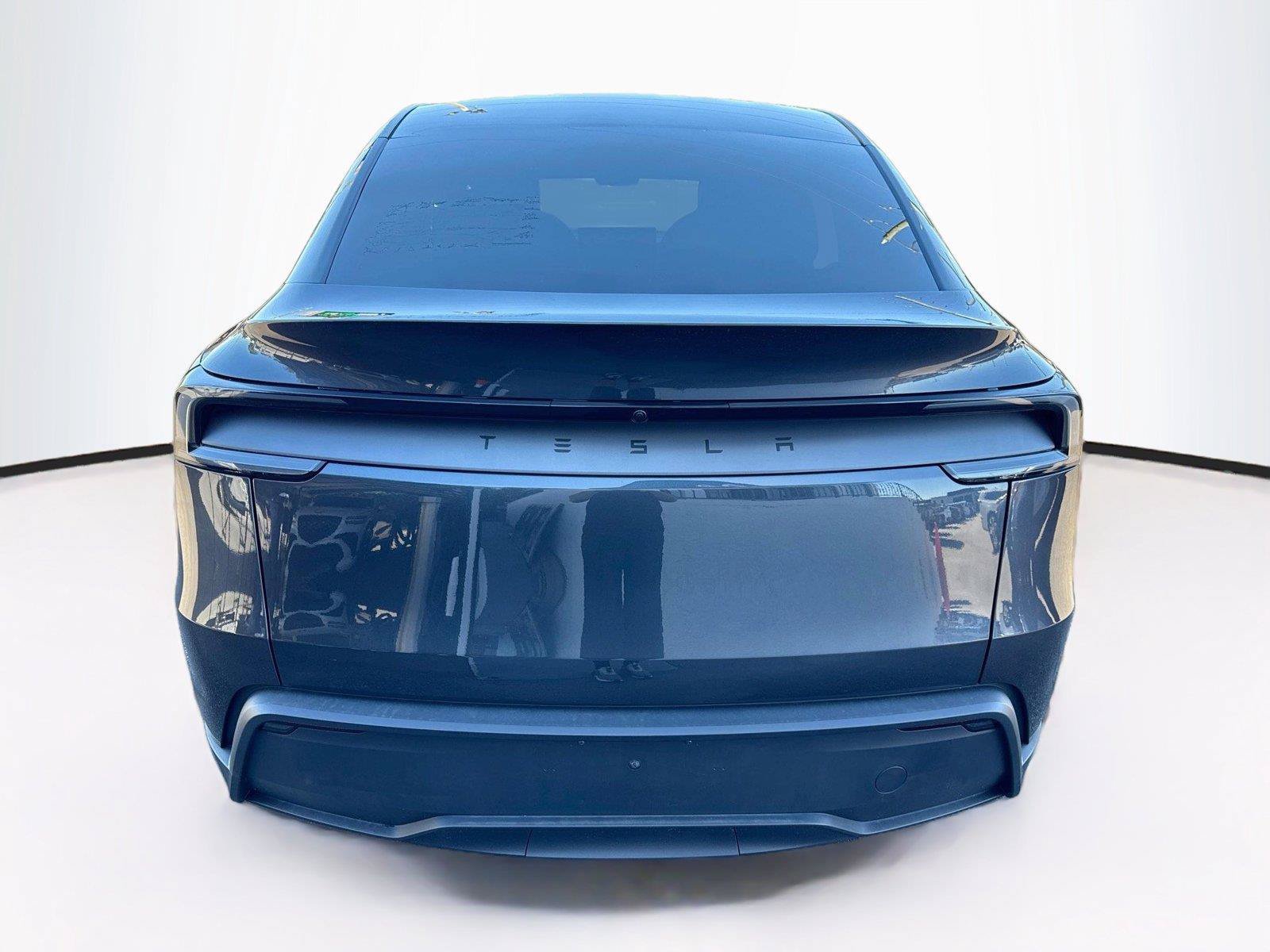 Used 2026 Tesla Model Y 2WD image 4