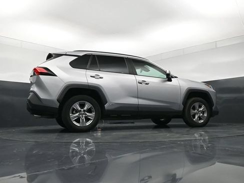 Used 2022 Toyota RAV4 LE AWD/4WD image 24