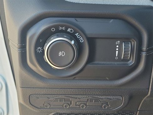 Used 2024 Jeep Wrangler Sahara image 19