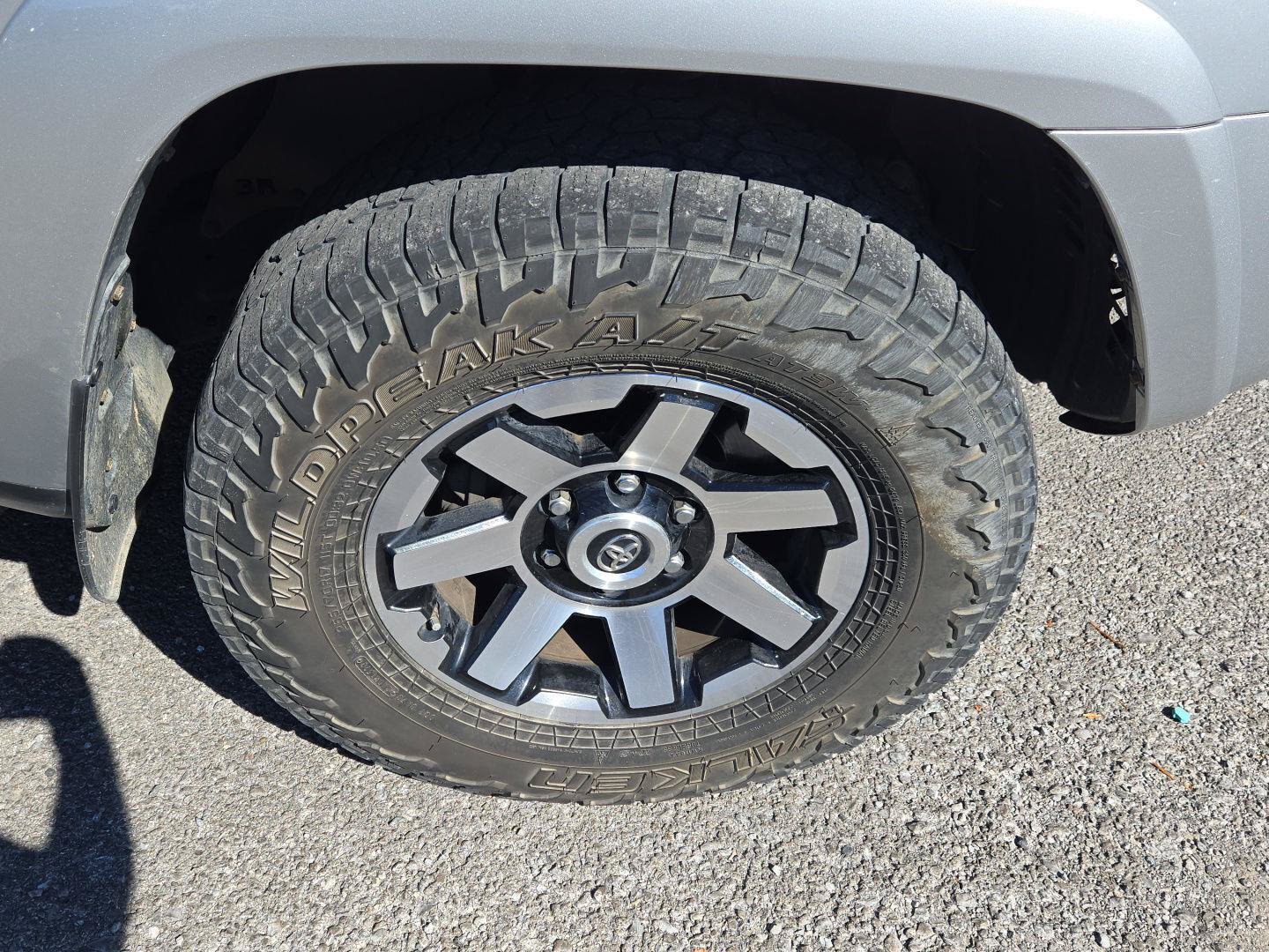 Used 2020 Toyota 4Runner TRD Off-Road Premium w/ Moonroof Package AWD/4WD image 9