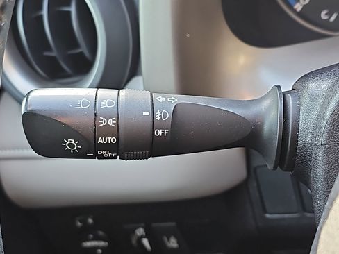 Used 2018 Toyota RAV4 XLE image 27