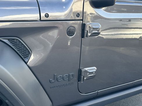 Used 2021 Jeep Wrangler Unlimited Sport image 16