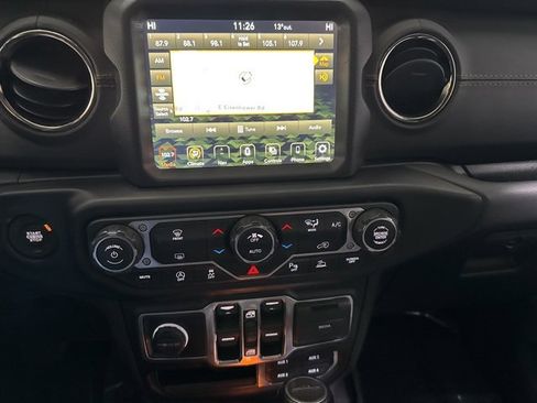 Used 2021 Jeep Gladiator Overland image 13