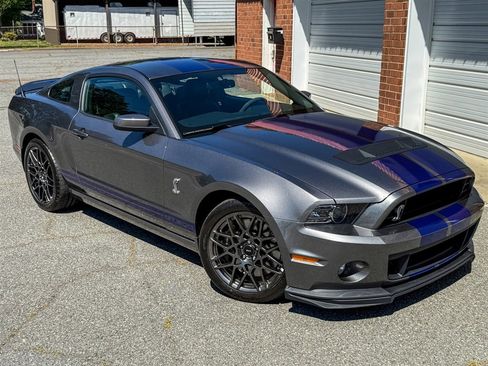 Used 2014 Ford Mustang Shelby GT500 w/ Equipment Group 821A RWD image 26