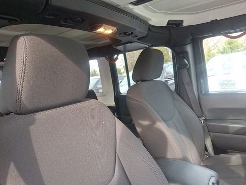 Used 2016 Jeep Wrangler Unlimited Sport w/ Quick Order Package 24S image 13