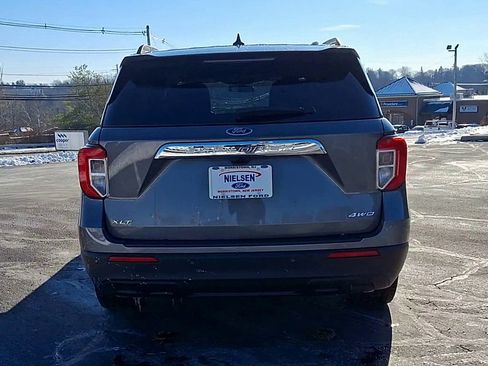 Certified 2023 Ford Explorer XLT image 7