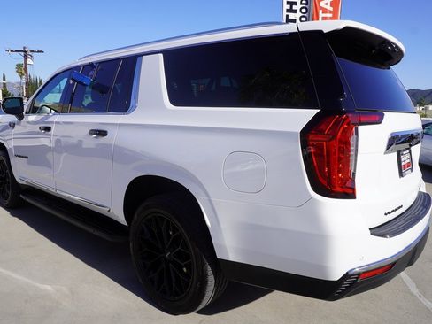Used 2022 GMC Yukon XL SLT image 5