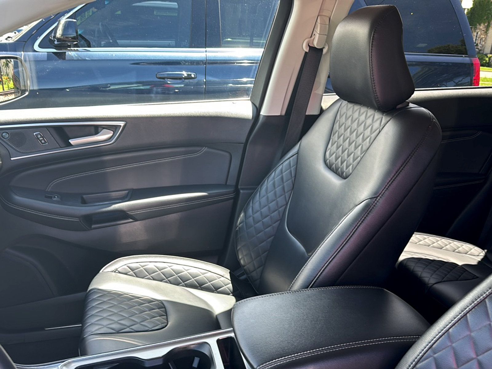 Used 2024 Ford Edge Titanium AWD/4WD image 10