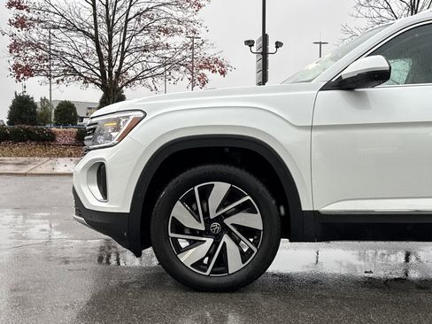 New 2026 Volkswagen Atlas SEL image 9