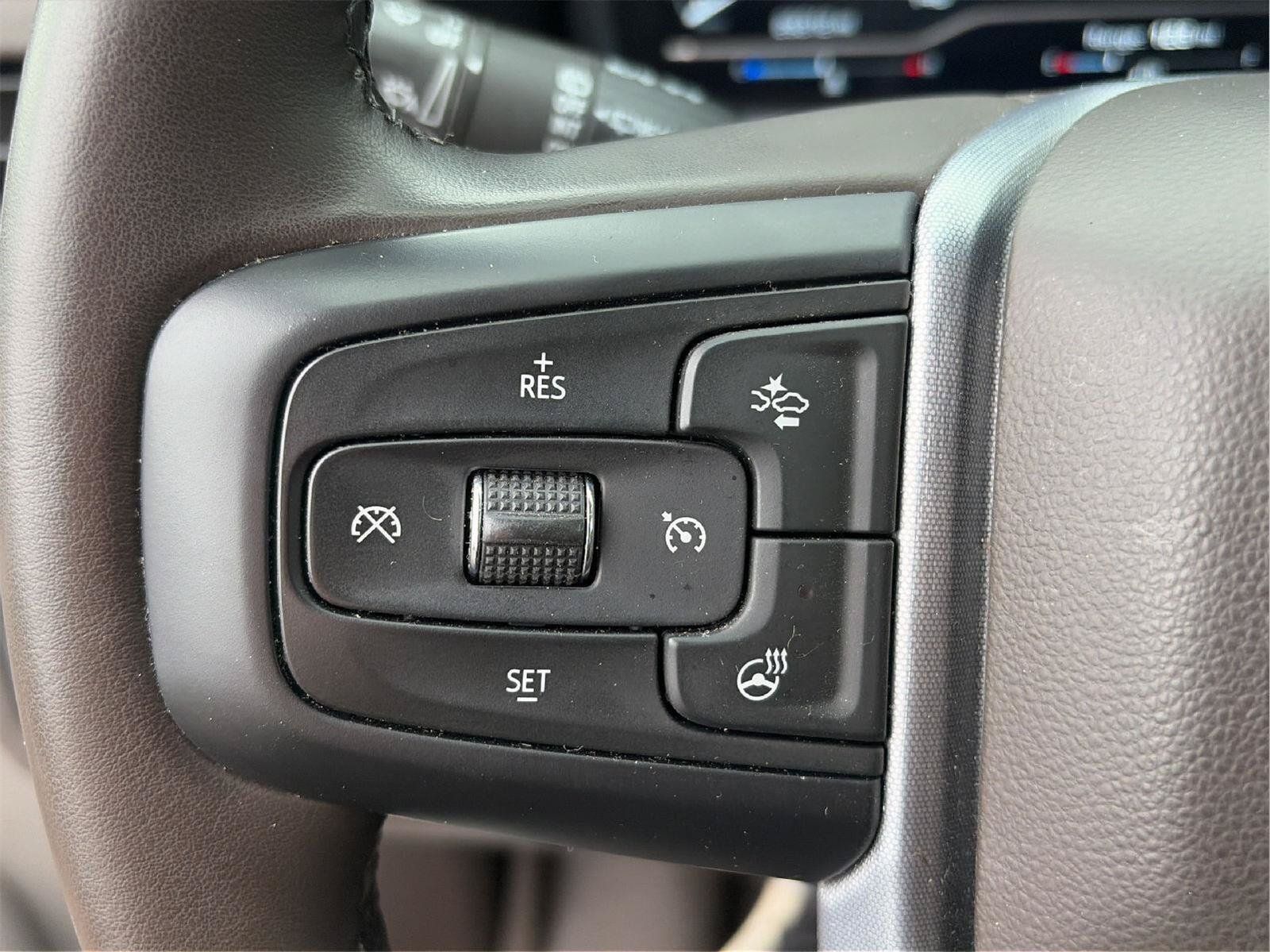 Used 2023 GMC Yukon XL SLT w/ SLT Premium Package AWD/4WD image 28