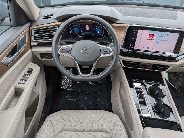 New 2026 Volkswagen Atlas SE FWD image 17