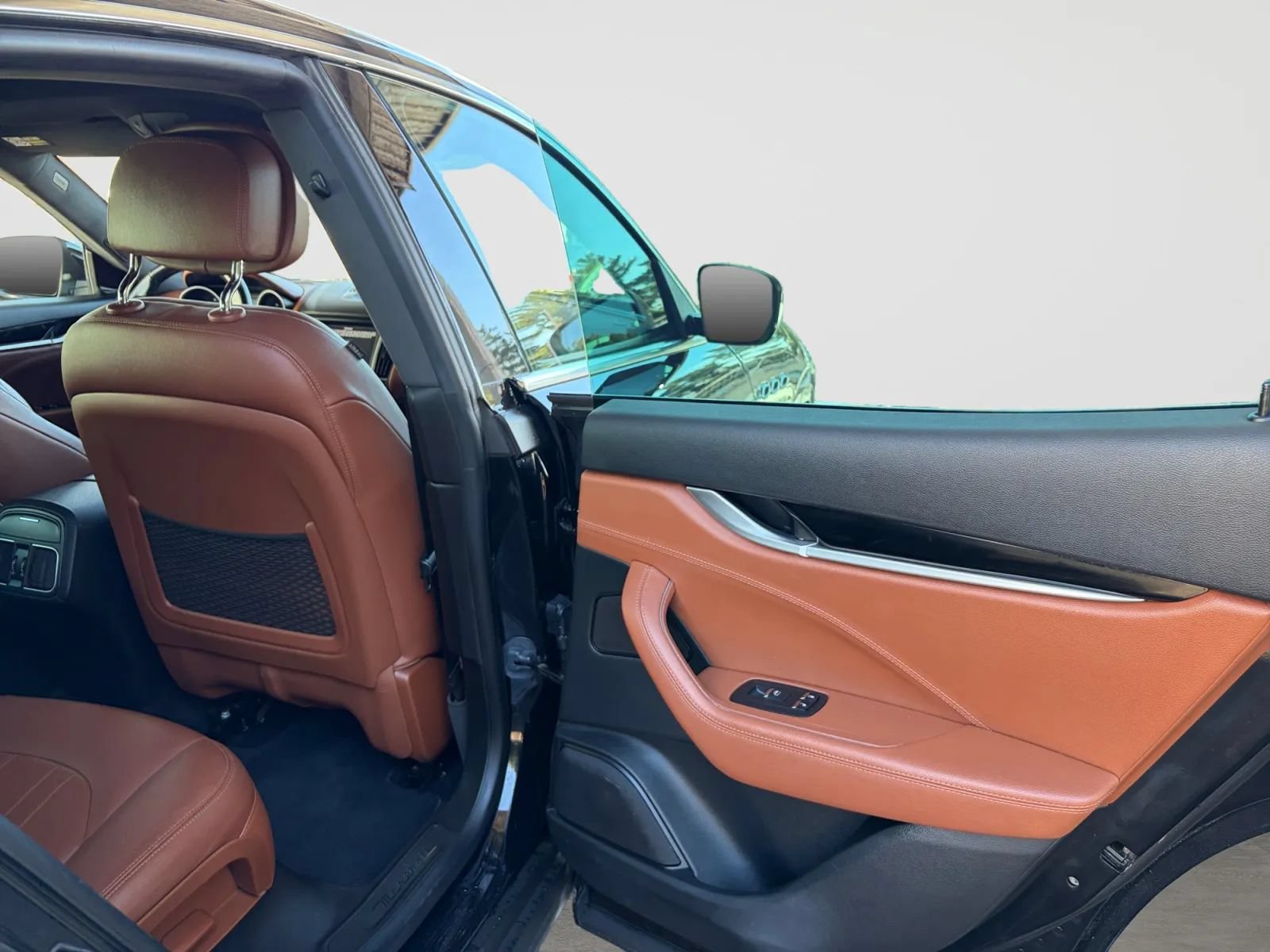 Used 2019 Maserati Levante AWD/4WD image 17