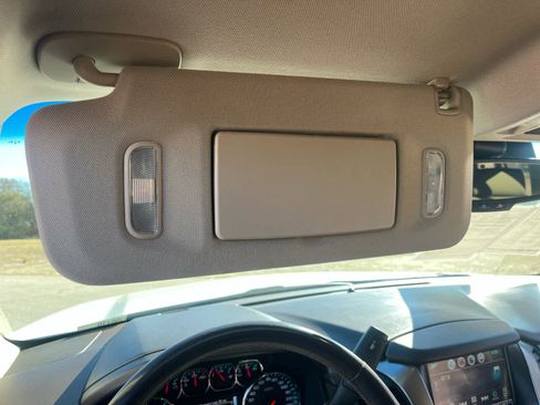 Used 2018 Chevrolet Suburban LT image 26