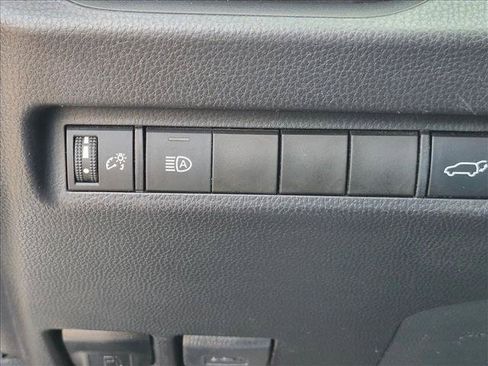 Used 2021 Toyota RAV4 XLE w/ Convenience Package FWD image 13