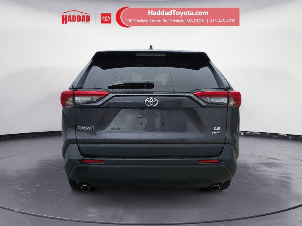 Used 2023 Toyota RAV4 LE AWD/4WD image 4