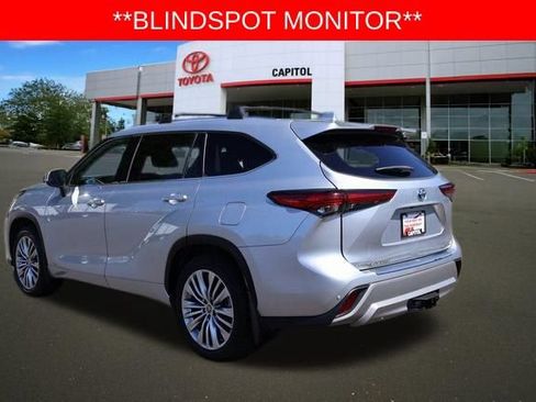 Used 2022 Toyota Highlander Platinum AWD/4WD image 7